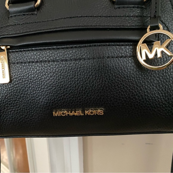 Michael Kors Carine Classic Black Medium Pebbled Genuine Leather Satchel Handbag - Picture 4 of 13